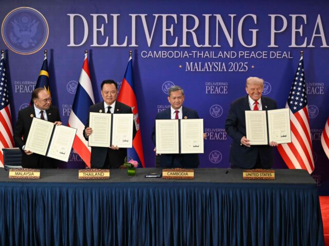 Trump-Malaysia-peace-Associated-Press-640x480
